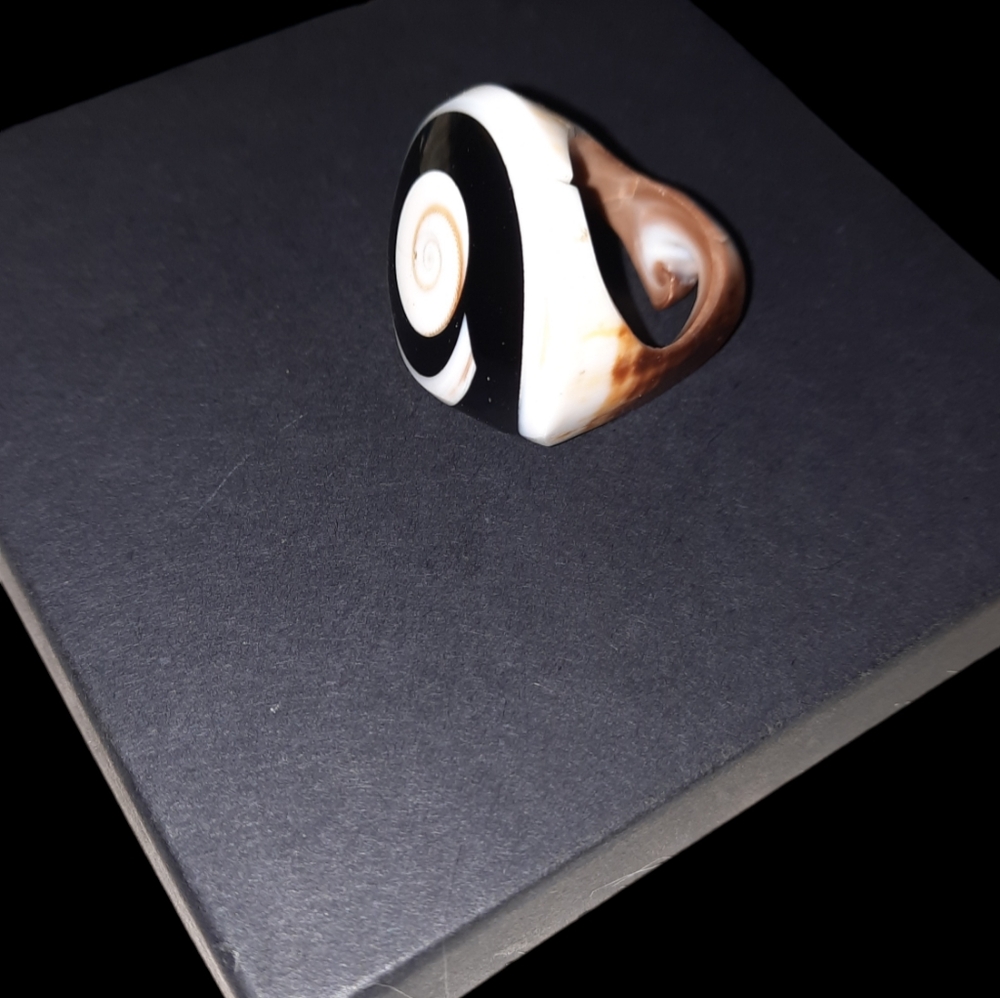 Vintage Black and White Swirl Ring